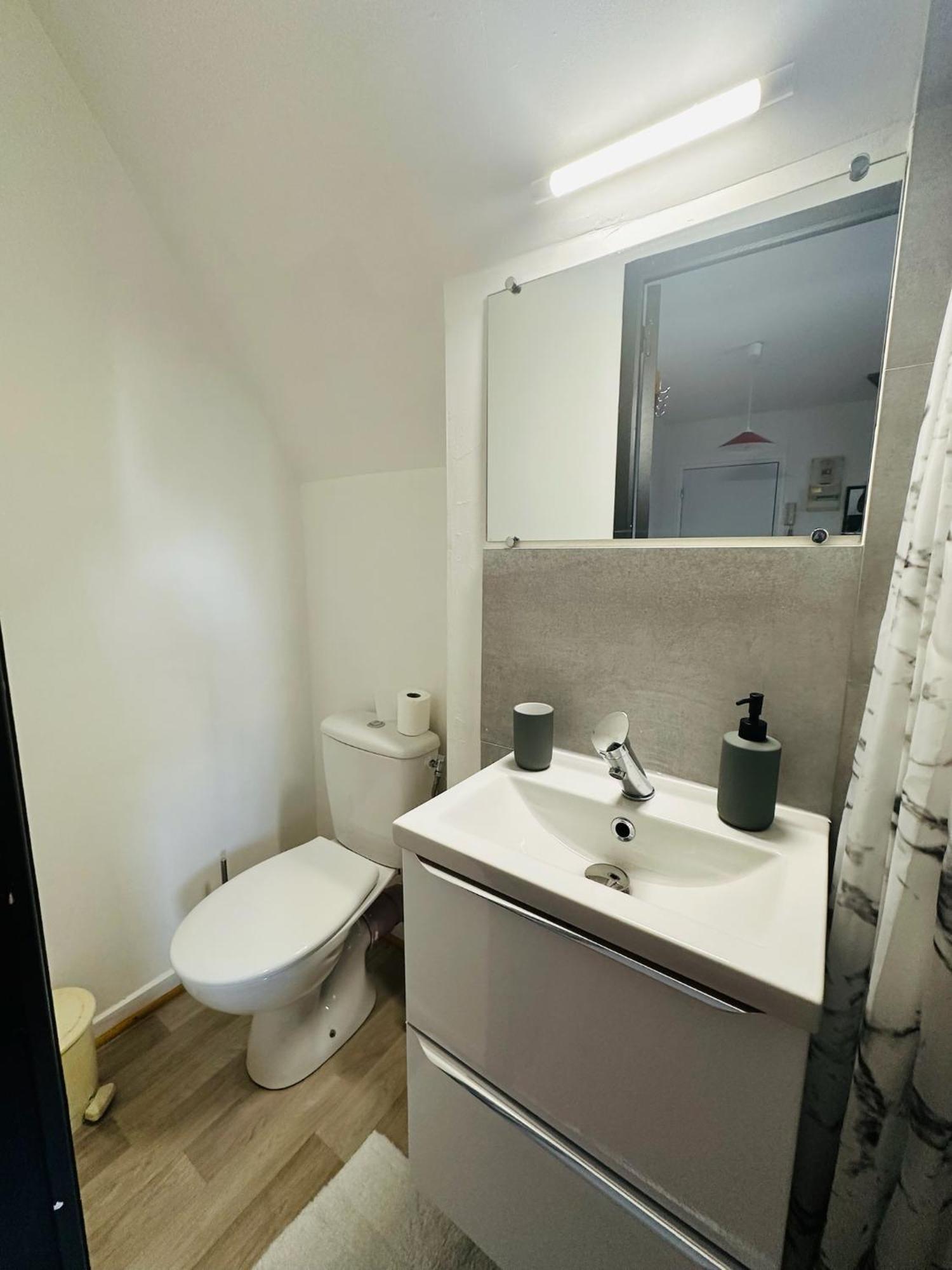 Studio 12 Proche Centre Ville Avec Wifi Parking Troyes Dış mekan fotoğraf